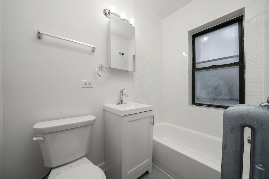 Building Photo - 2706 N Spaulding Ave