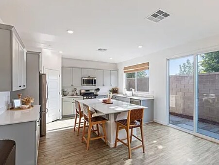 Building Photo - 2755 N Vahe Ave