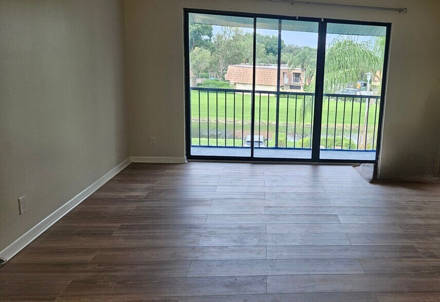 Open Floor Plan-New Flooring - 1108 Green Pine Blvd