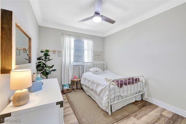 Building Photo - 1949 Par Dr