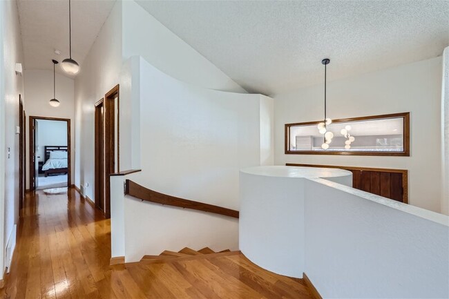 Building Photo - 1030 Popes Valley Dr