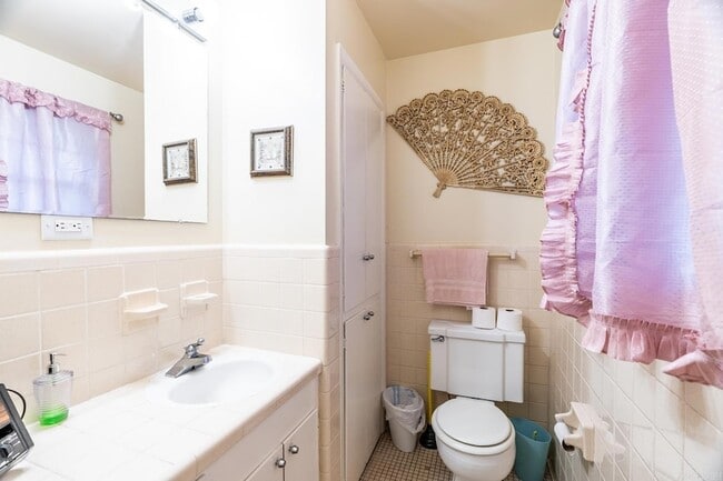 Building Photo - 9720 Brooks Ln