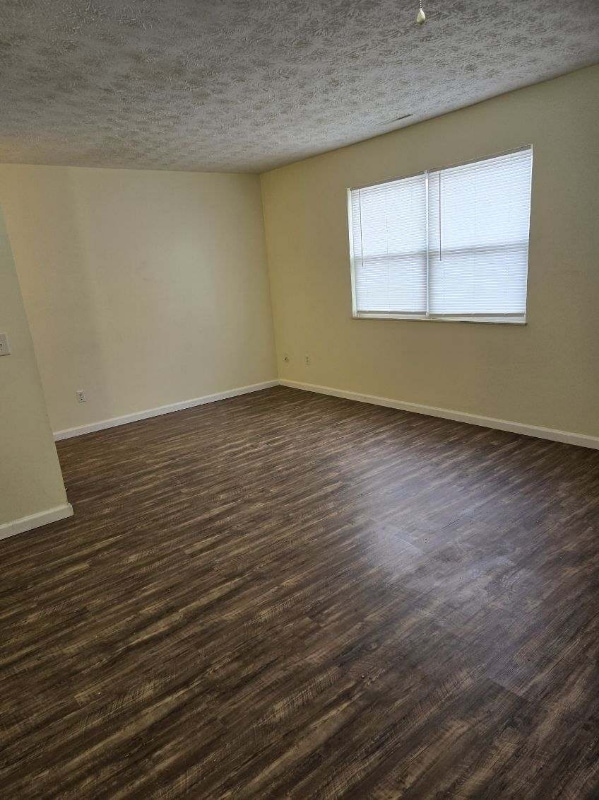 Building Photo - 1725 Watson Rd SE