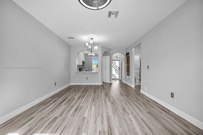 Building Photo - 640 SE 1st St