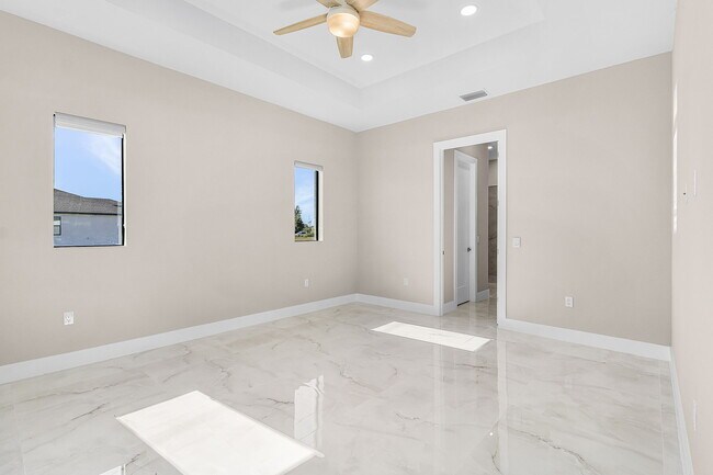 Building Photo - 1115 NW 25th Ave
