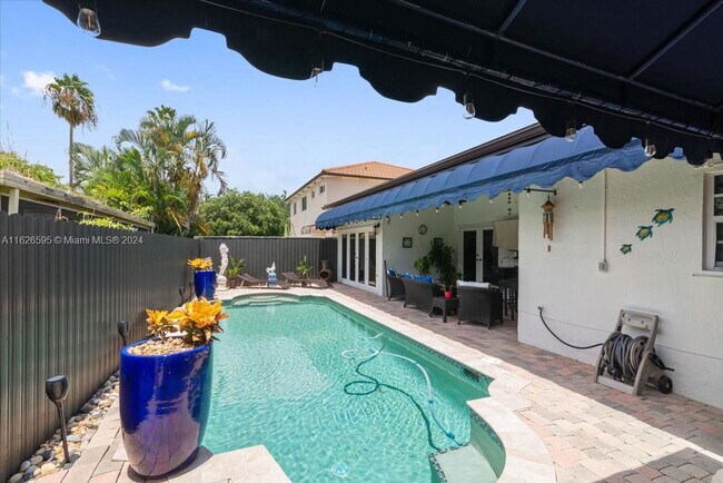 Building Photo - 9112 NW 145 Ave