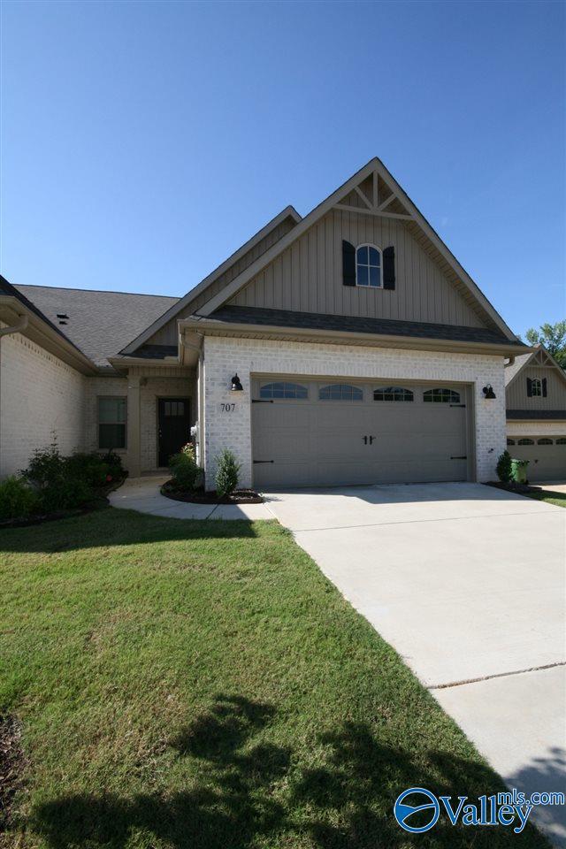 Building Photo - 707 Sluice Dr SW