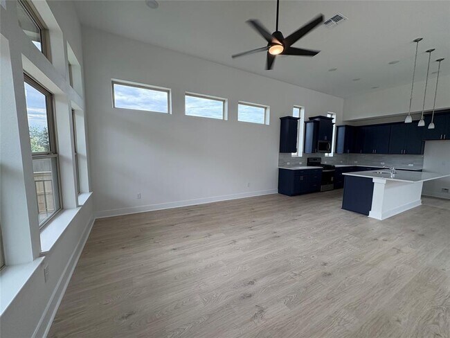 Building Photo - 400 Treadwell Ln