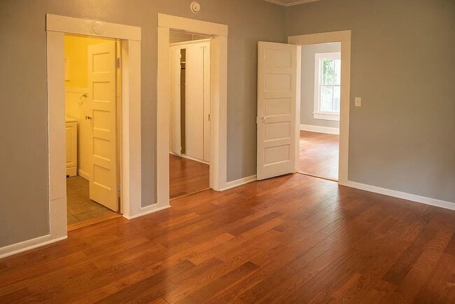 Building Photo - 1 bedroom, 1 full bath near downtown Walhalla