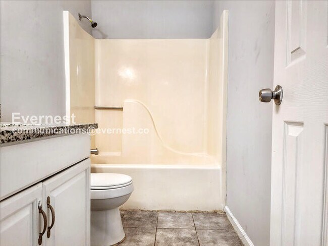 Building Photo - 1942 Cornell Way