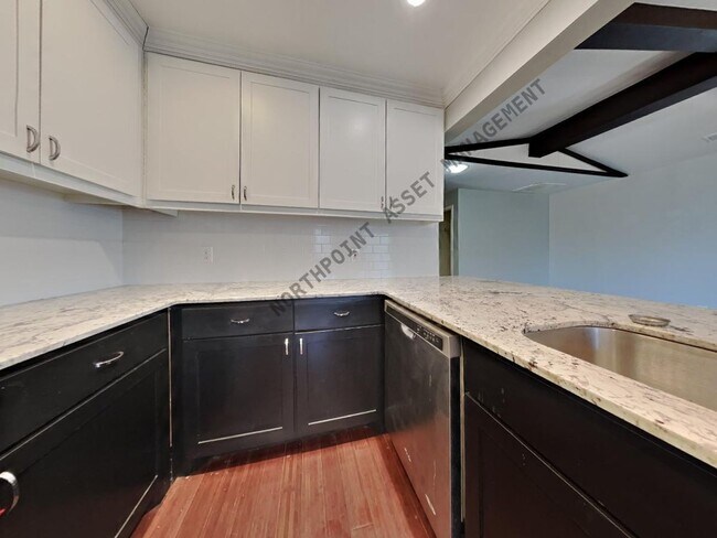 Building Photo - Newly Renovated Single Family Home | 4 BR/2BA | Fenced Backyard