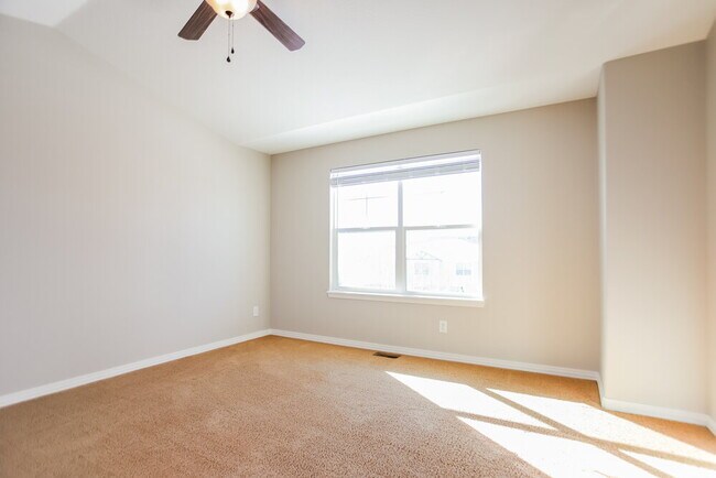 Building Photo - 7149 S Little River Ct