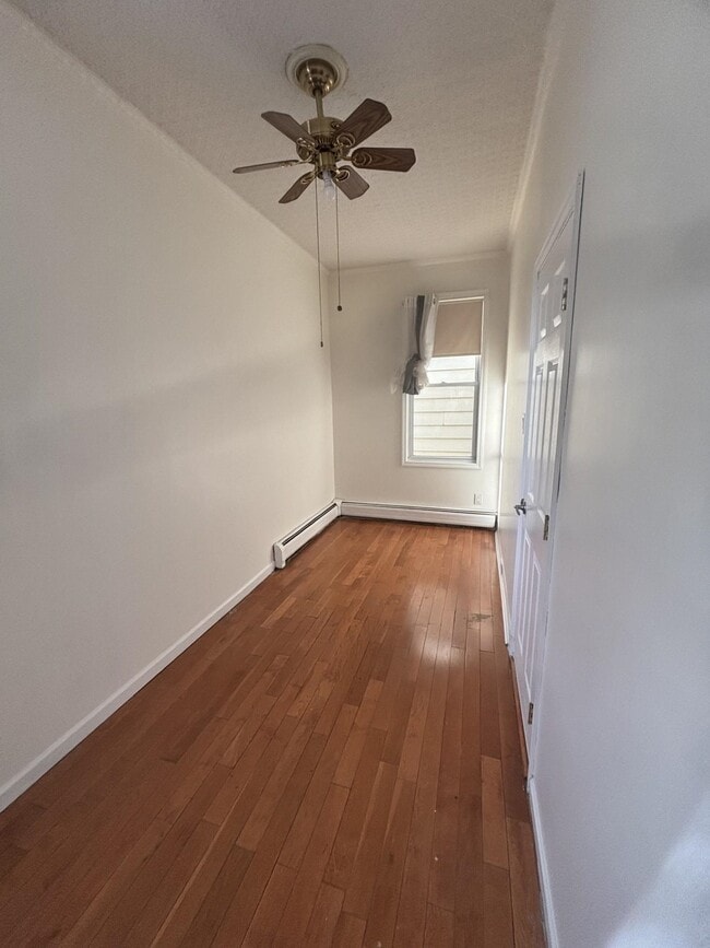 Building Photo - 1408 5th St