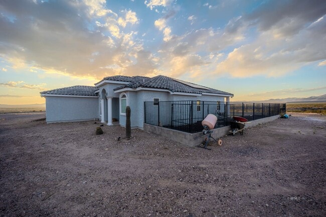 Building Photo - 2985 Bentley Dr