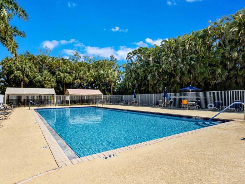 Building Photo - 12807 Hampton Lakes Cir