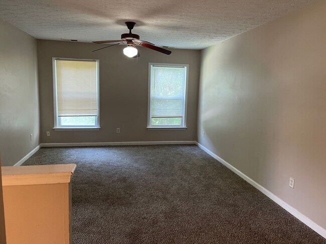 Building Photo - Spacious 4-Bedroom Home in a Quiet Union C...