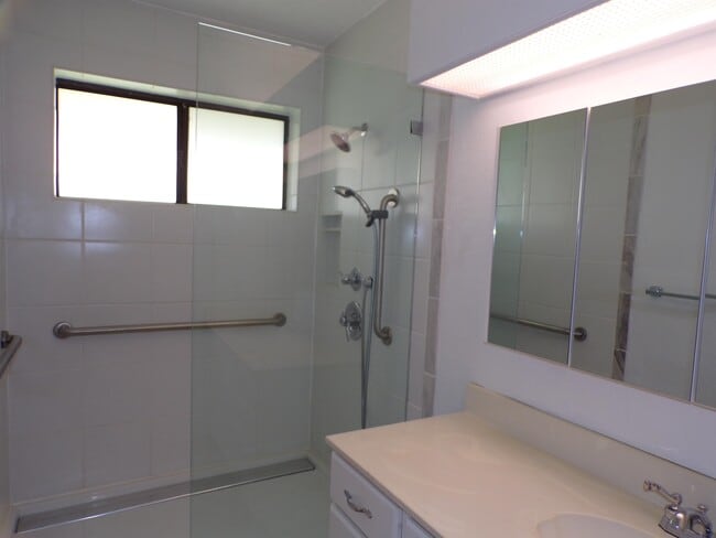 Building Photo - 106 Dawn