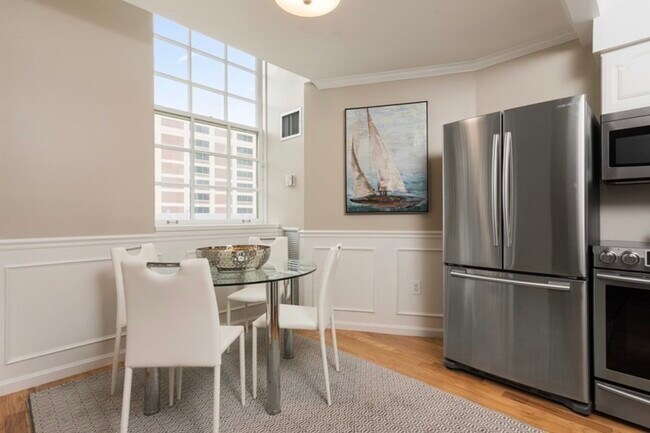 Building Photo - 106 13th St