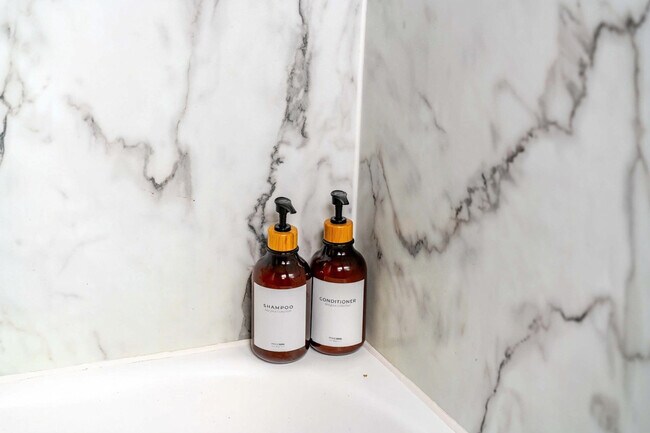 Building Photo - 605 Dennison Ave