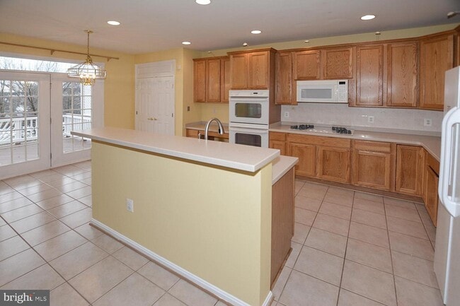 Building Photo - 43088 Shadow Terrace