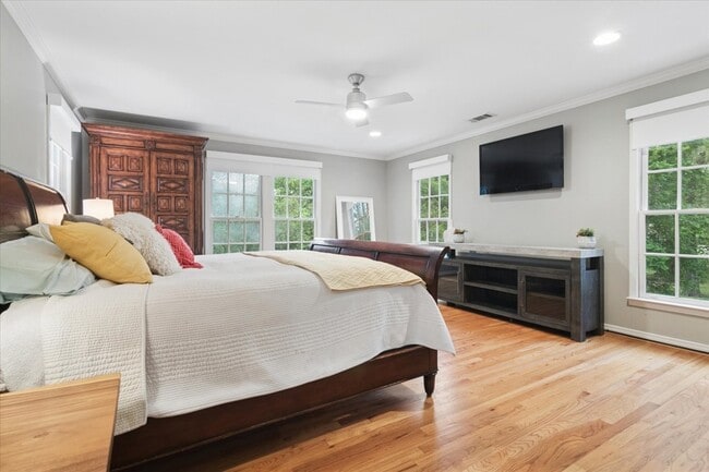 Building Photo - 8106 San Benito Way