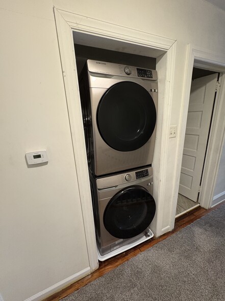 Washer/Dryer - 302 Randolph Ave
