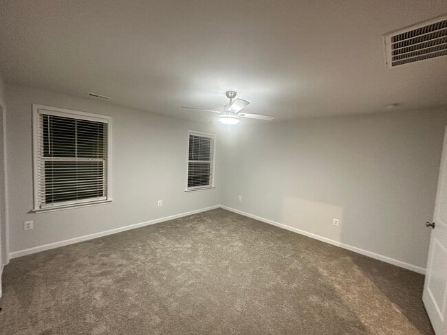 Building Photo - 553 McCormick Farm Pl