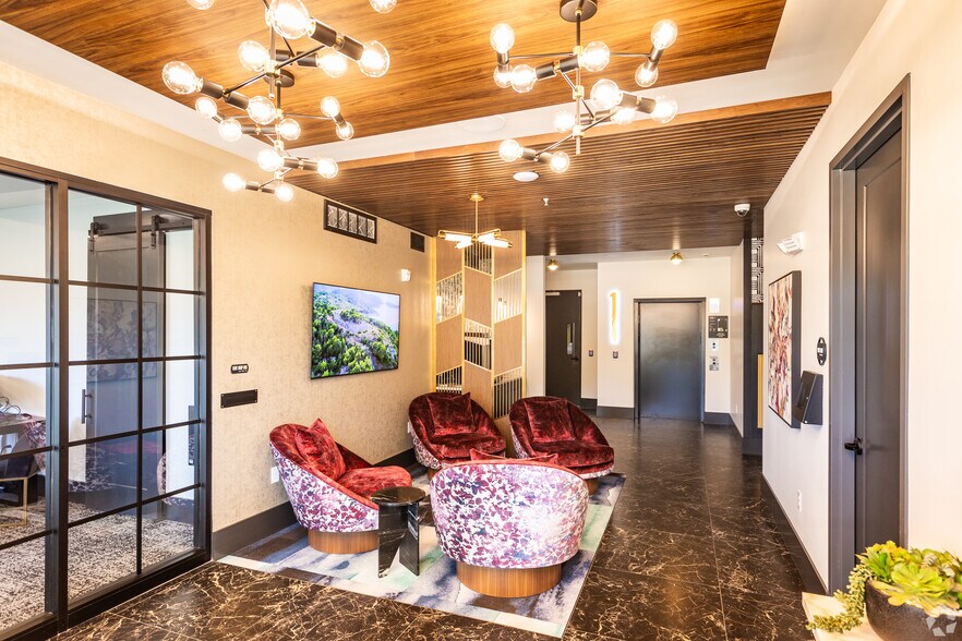 Lobby & Leasing - The Brad