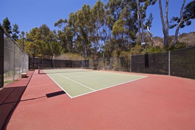 Building Photo - 1 BR 1 BA Condo in Encinitas, Gated Comple...