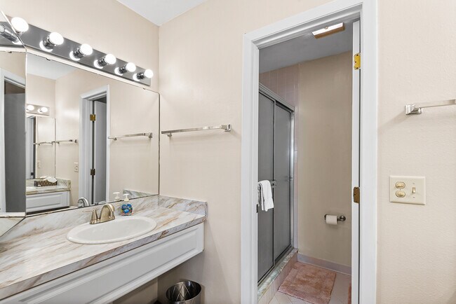 Building Photo - 56 Aspen Dr