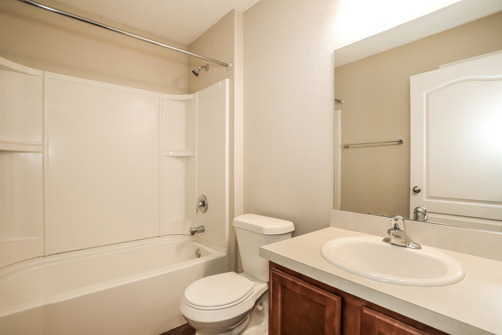 Building Photo - 3800 Falcon Crest Dr