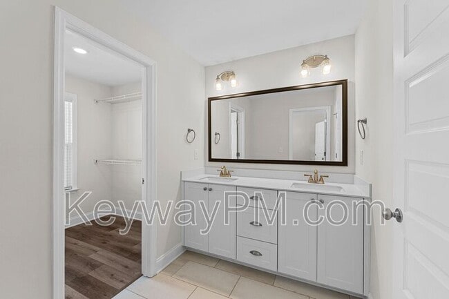 Building Photo - 331 Sumac Trail