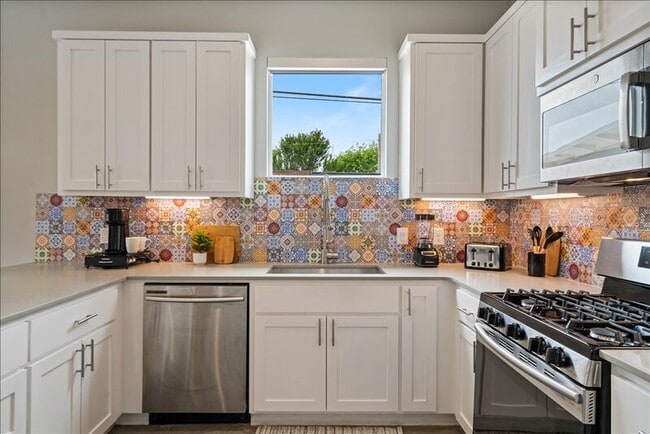 Building Photo - 6301 Santos St