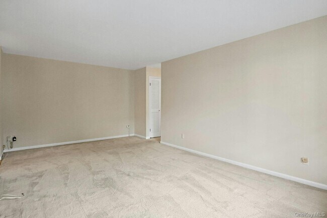 Building Photo - 8 Foxwood Dr