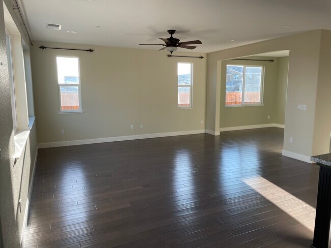 Building Photo - 466 Ventana