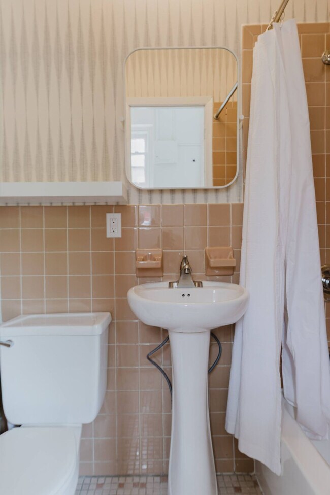 Building Photo - 364 6th Ave