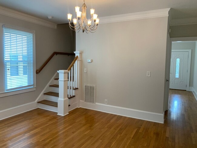 Building Photo - Beautiful Two Story Duplex in Historic Dilworth!