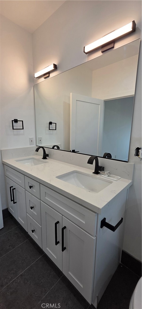 Building Photo - 4705 N Lakewood Blvd