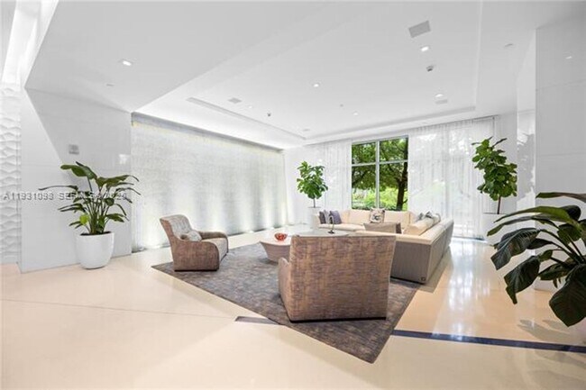 Building Photo - 300 Sunny Isles Blvd