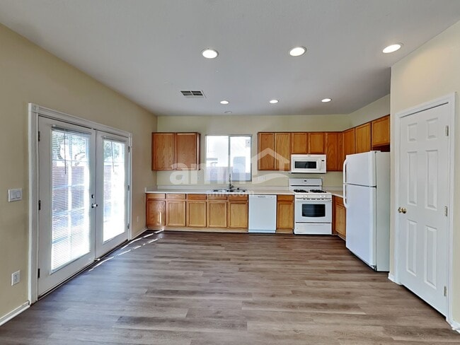 Building Photo - 6345 Hamilton Grove Ave