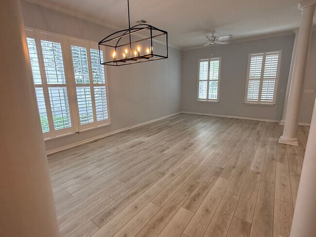 Building Photo - 603 Canne Pl