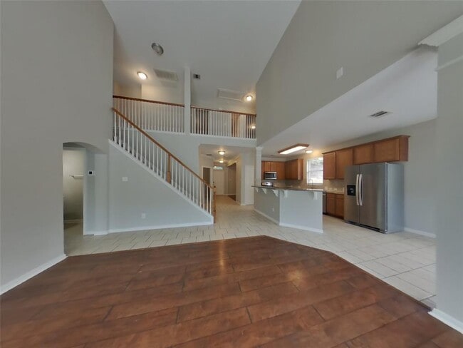 Building Photo - 405 Red Hawk Dr