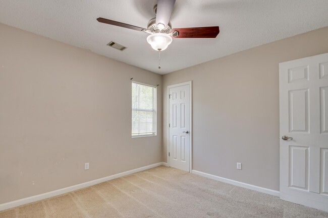 Building Photo - 436 Belglade Rd