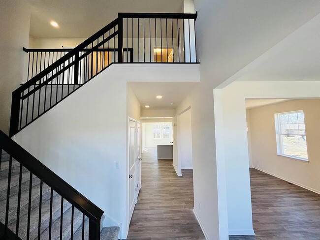 Building Photo - 2319 Lonnie Ln