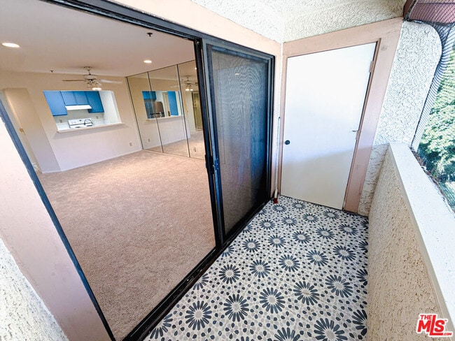 Building Photo - 501 Palisades Dr