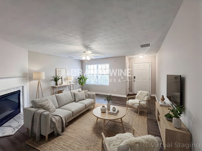 Building Photo - 252 Springbottom Ct SE