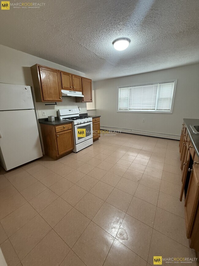 Building Photo - 290 Prospect St