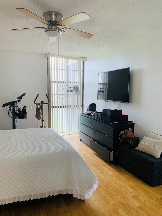 Building Photo - 20500 W Country Club Dr