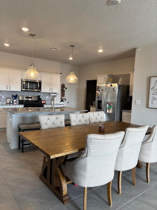 Building Photo - 2444 Talisker St NE