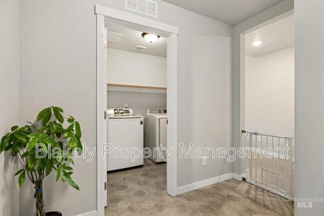 Building Photo - 260 W Waukesha St